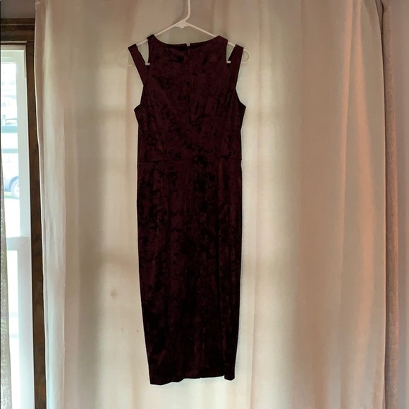Maroon Crushed velvet cocktail dress - Picture 2 of 3